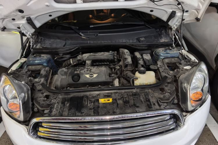 Used MINI Countryman 2011 1.6L COOPER Fun Engine Bay