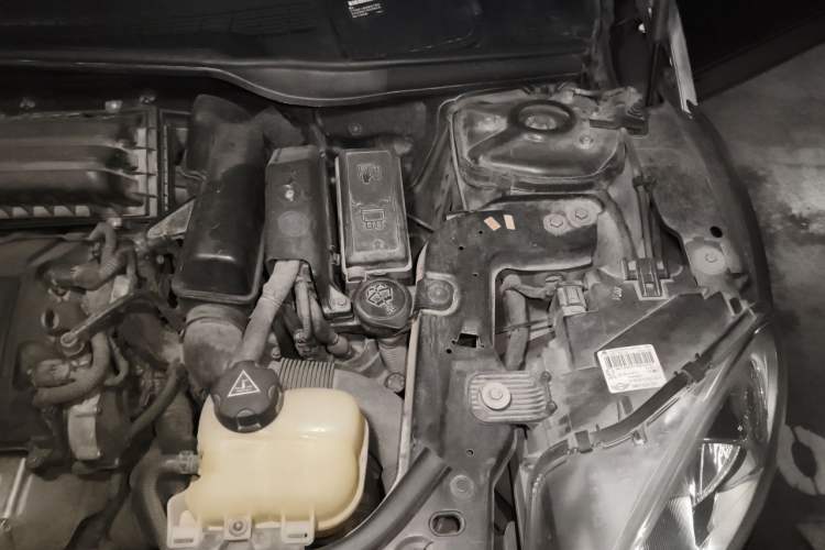 Used MINI Countryman 2011 1.6L ONE Engine Bay Left