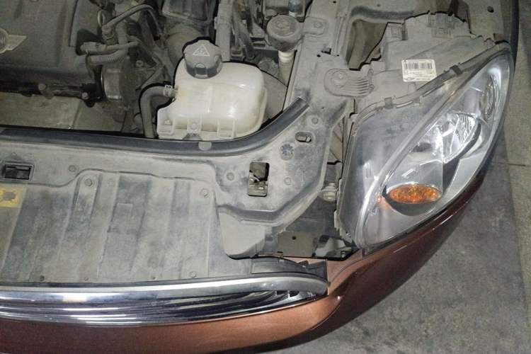 Used MINI Countryman 2011 1.6L COOPER Fun Engine Bay Left