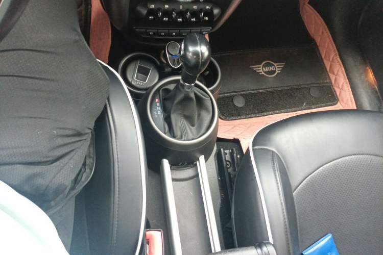 Used MINI Countryman 2011 1.6L COOPER Fun Gear Lever