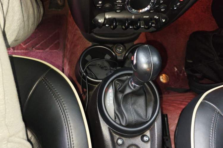Used MINI Countryman 2011 1.6T COOPER S ALL4 Gear Lever