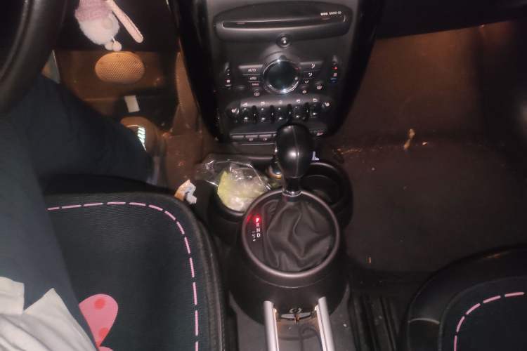 Used MINI Countryman 2011 1.6L COOPER Excitement Gear Lever
