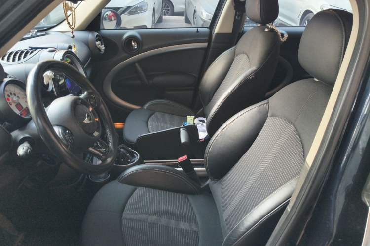 Used MINI Countryman 2011 1.6L COOPER Fun Left Front Seat