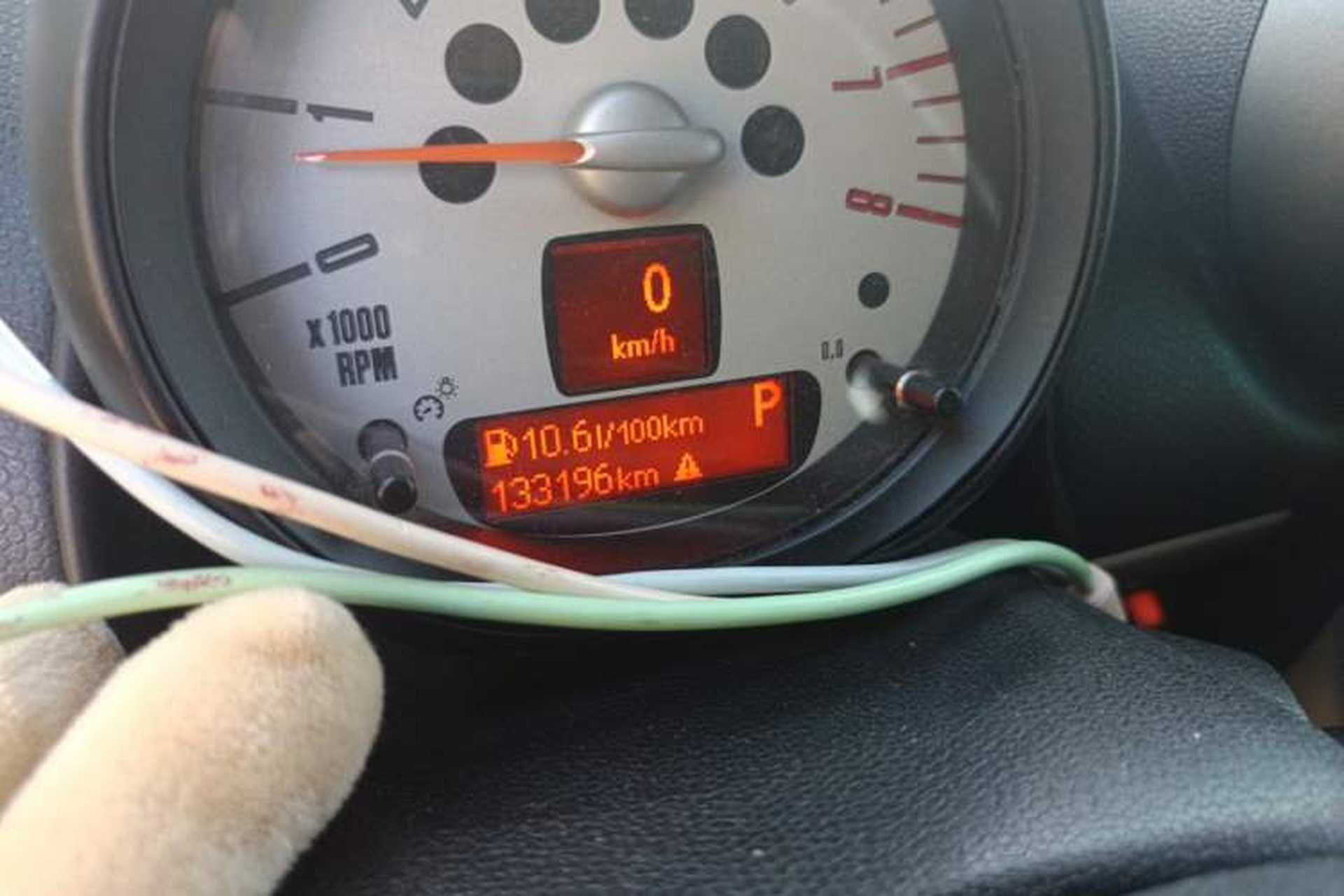 Used MINI Countryman 2011 1.6L COOPER Fun Odometer Close Up