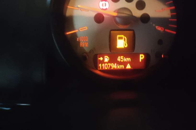 Used MINI Countryman 2011 1.6L COOPER Excitement Odometer Close Up