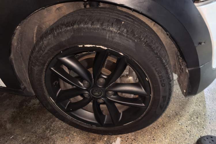 Used MINI Countryman 2011 1.6L COOPER Fun Right Front Wheel Hub