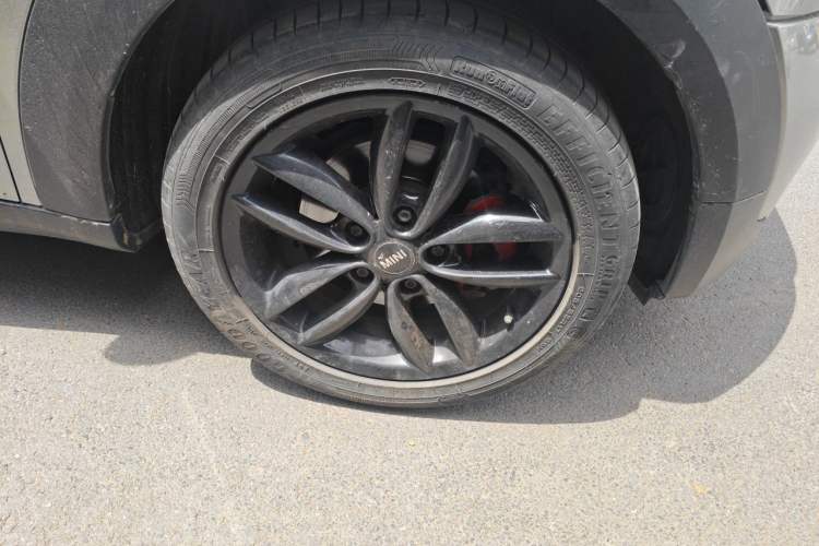 Used MINI Countryman 2011 1.6L ONE Right Front Wheel Hub