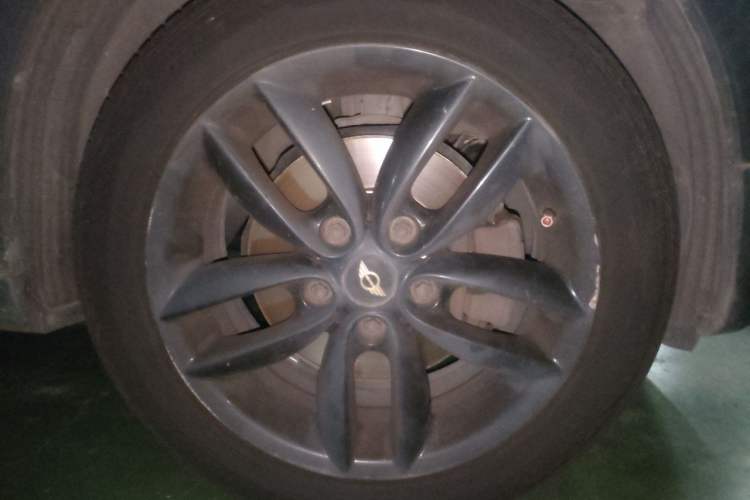Used MINI Countryman 2011 1.6L COOPER Excitement Right Front Wheel Hub