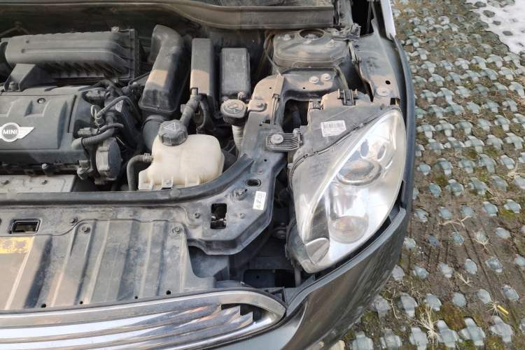 Used MINI Countryman 2011 1.6L COOPER Excitement Engine Bay Left