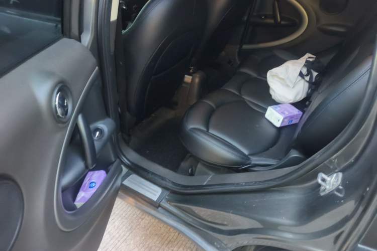 Used MINI Countryman 2011 1.6L COOPER Fun Left Rear Seat