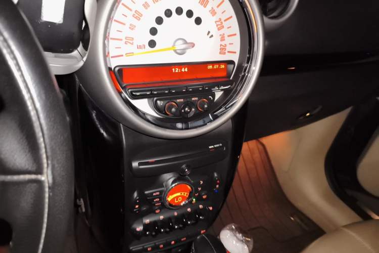 Used MINI Countryman 2011 1.6T COOPER S ALL4 Audio And AC Panel