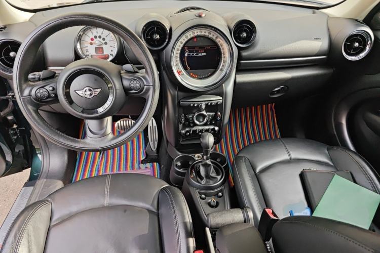 Used MINI Countryman 2011 1.6T COOPER S ALL4 5-seater model Center Console