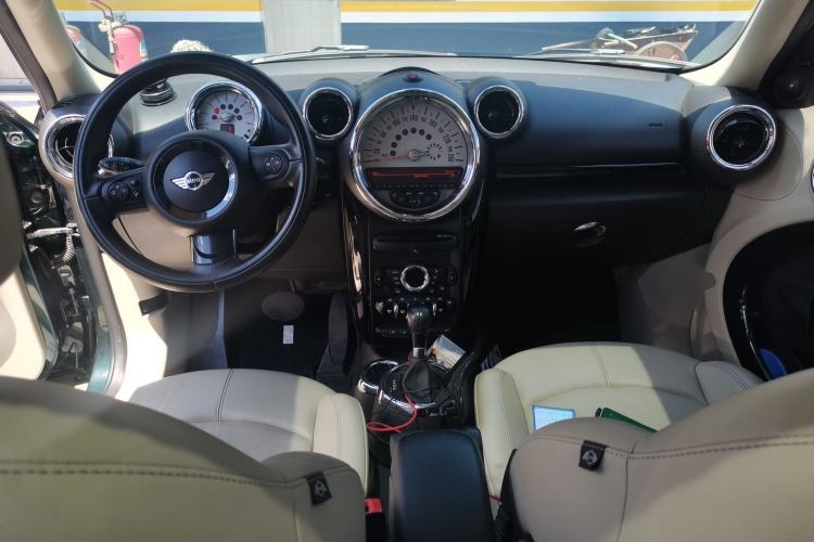 Used MINI Countryman 2011 1.6L COOPER Excitement Center Console