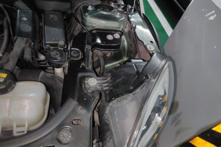 Used MINI Countryman 2011 1.6L COOPER Fun Engine Bay Left