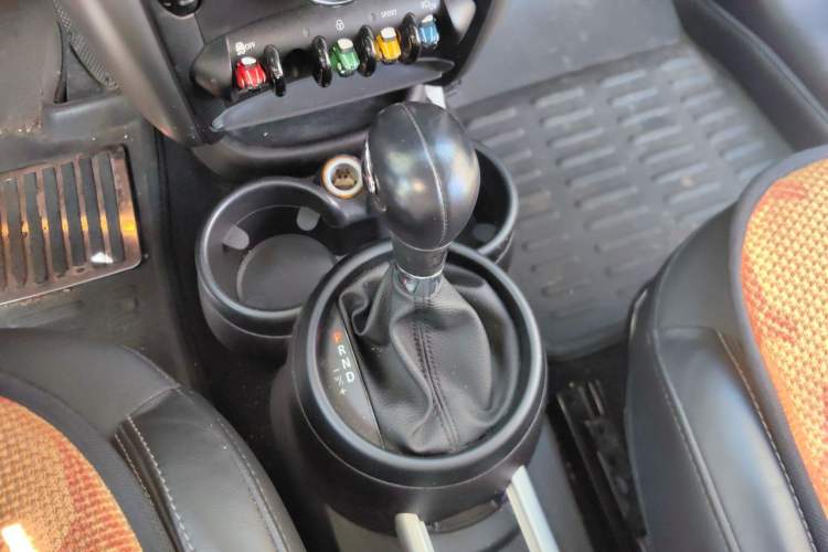 Used MINI Countryman 2011 1.6L COOPER Fun Gear Lever