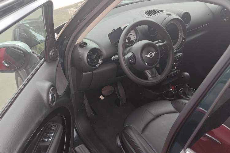 Used MINI Countryman 2011 1.6L COOPER Excitement Interior 2