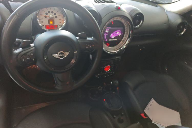 Used MINI Countryman 2011 1.6T COOPER S ALL4 5-seater model Interior 3