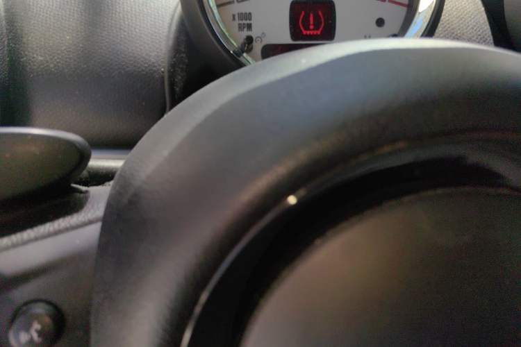 Used MINI Countryman 2011 1.6T COOPER S ALL4 Odometer Close Up