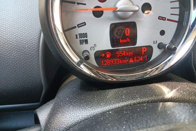 Used MINI Countryman 2011 1.6T COOPER S ALL4 Odometer Close Up