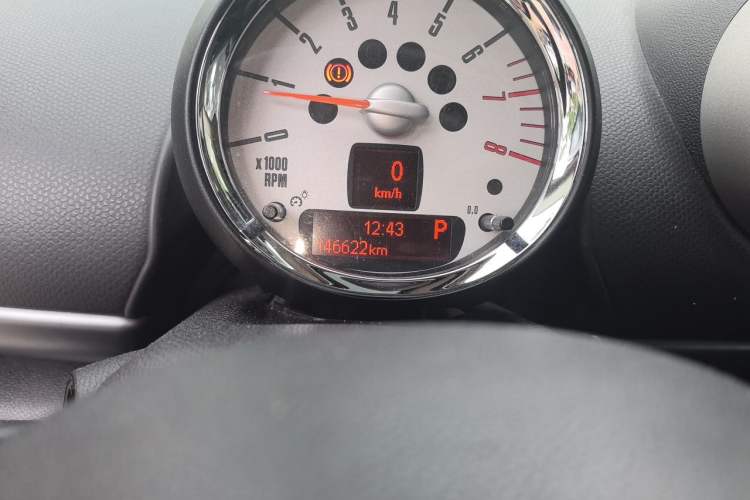 Used MINI Countryman 2011 1.6T COOPER S ALL4 Odometer Close Up