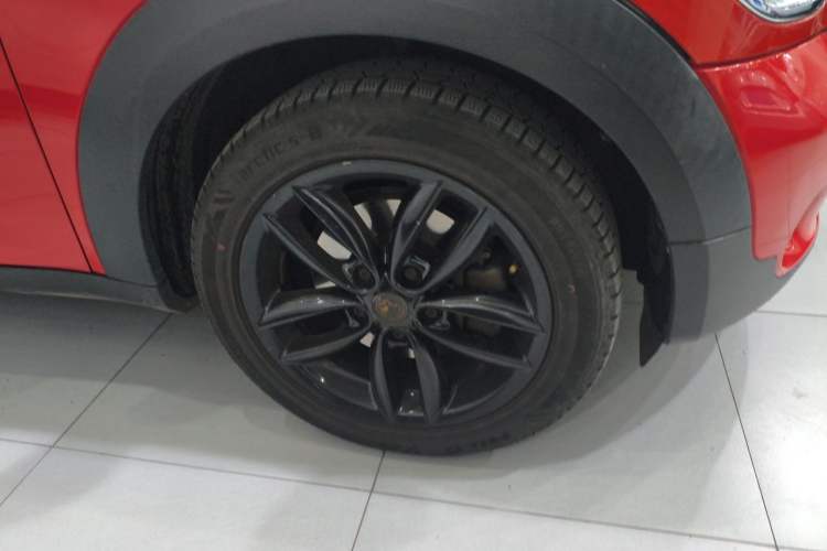 Used MINI Countryman 2011 1.6L COOPER Fun Right Front Wheel Hub