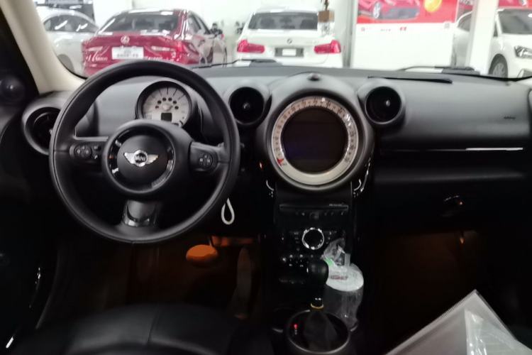 Used MINI Countryman 2011 1.6L COOPER Excitement Center Console