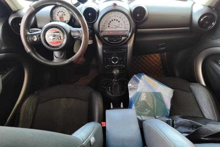 Used MINI Countryman 2011 1.6L COOPER Fun Center Console