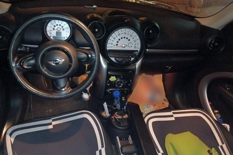 Used MINI Countryman 2011 1.6L ONE Center Console