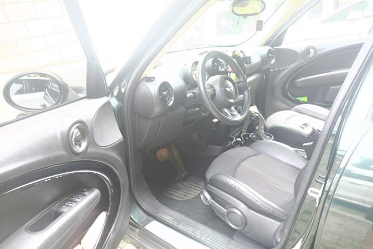 Used MINI Countryman 2011 1.6L COOPER Fun Driver Seat