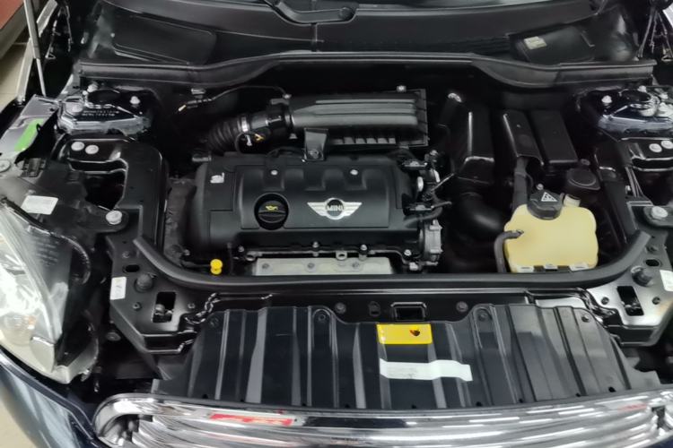 Used MINI Countryman 2011 1.6L COOPER Excitement Engine Bay