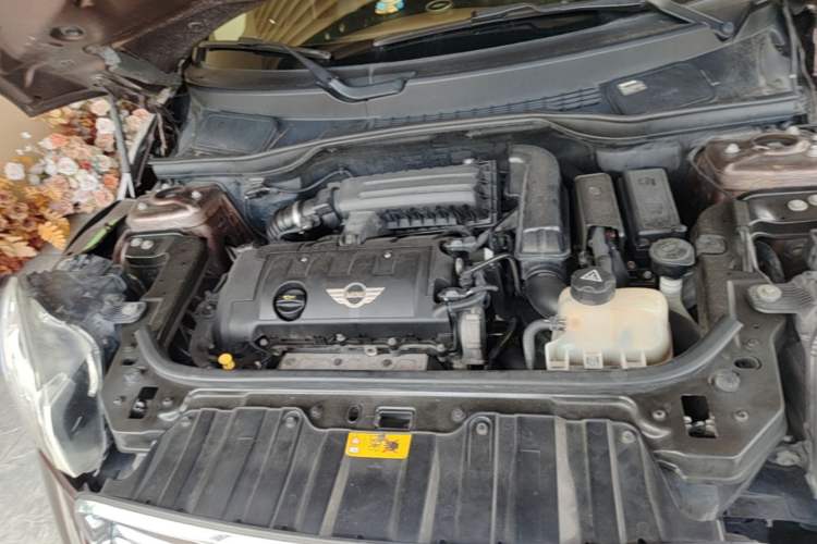 Used MINI Countryman 2011 1.6L COOPER Fun Engine Bay