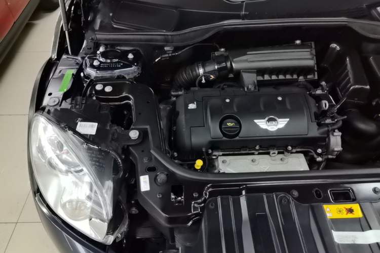 Used MINI Countryman 2011 1.6L COOPER Excitement Engine Bay Right