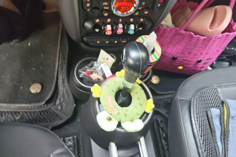 Used MINI Countryman 2011 1.6L COOPER Fun Gear Lever