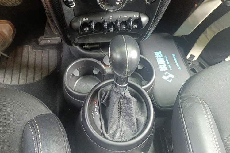 Used MINI Countryman 2011 1.6L COOPER Fun Gear Lever
