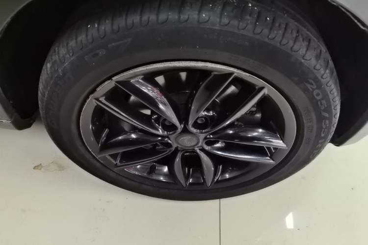 Used MINI Countryman 2011 1.6L COOPER Excitement Right Front Wheel Hub