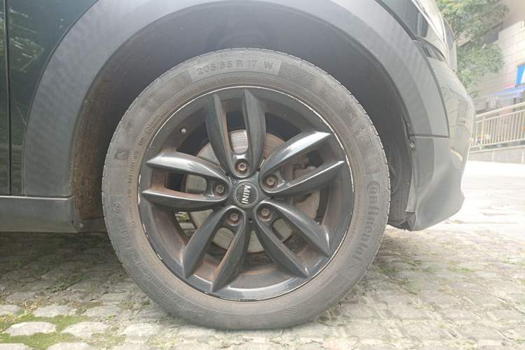 Used MINI Countryman 2011 1.6L COOPER Fun Right Front Wheel Hub