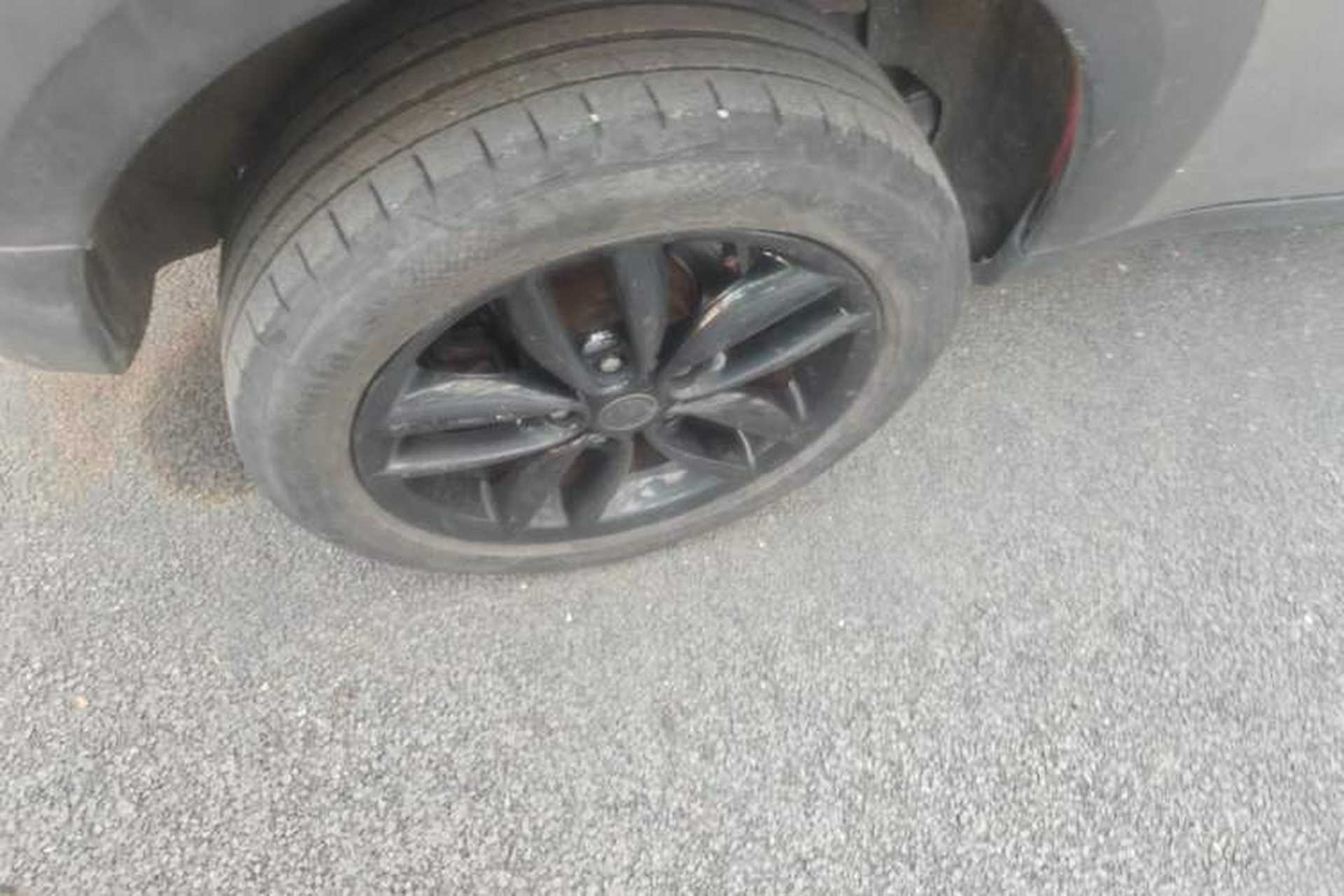 Used MINI Countryman 2011 1.6L COOPER Fun Right Front Wheel Hub