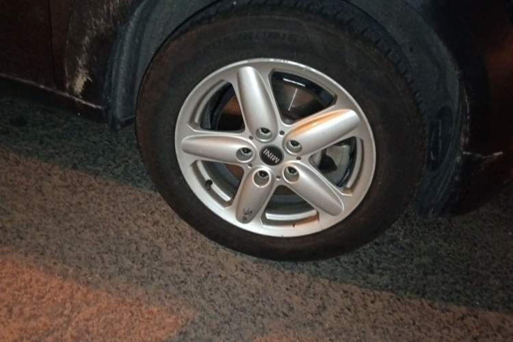 Used MINI Countryman 2011 1.6L ONE Right Front Wheel Hub