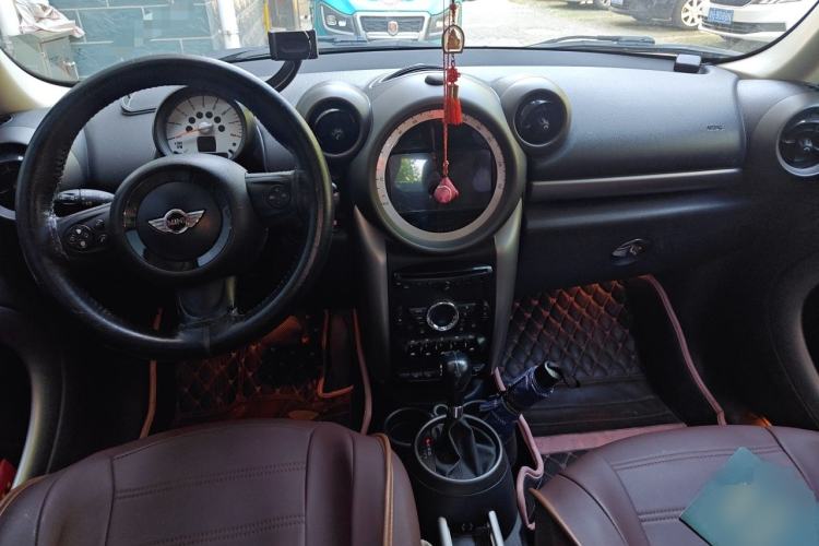 Used MINI Countryman 2011 1.6L COOPER Fun Center Console