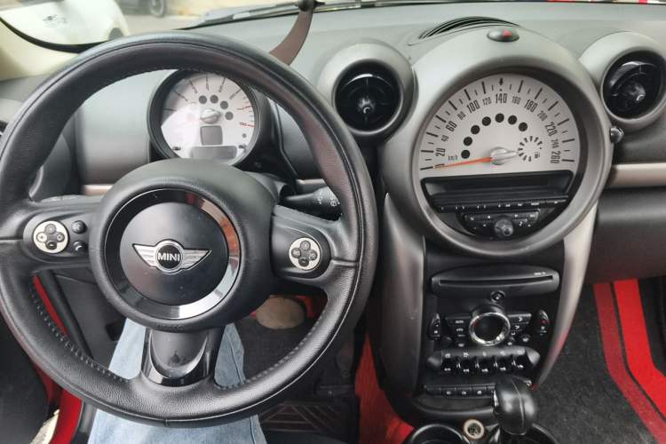 Used MINI Countryman 2011 1.6L COOPER Fun Center Console