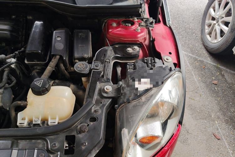 Used MINI Countryman 2011 1.6L ONE Engine Bay Left