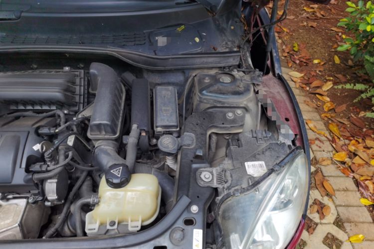 Used MINI Countryman 2011 1.6L COOPER Excitement Engine Bay Left