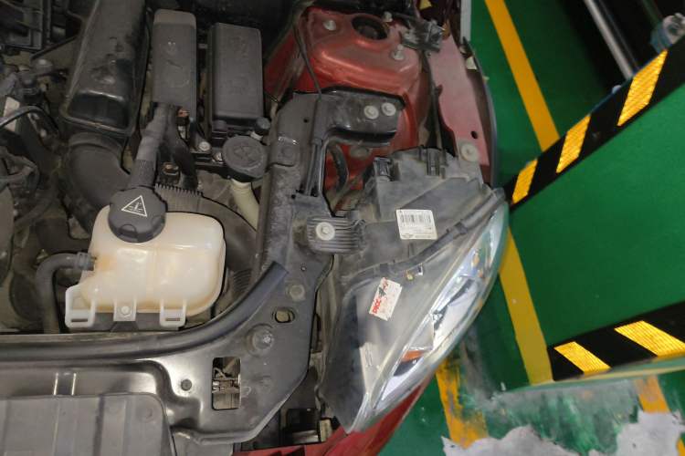 Used MINI Countryman 2011 1.6L ONE Engine Bay Left