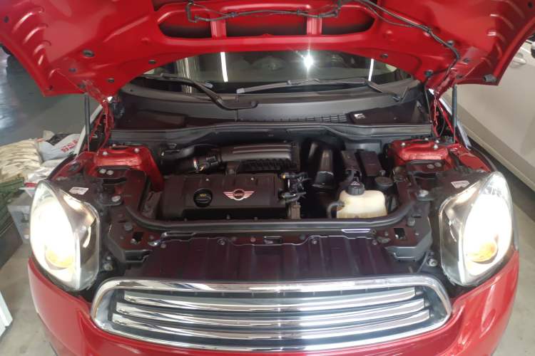 Used MINI Countryman 2011 1.6L COOPER Fun Engine Bay