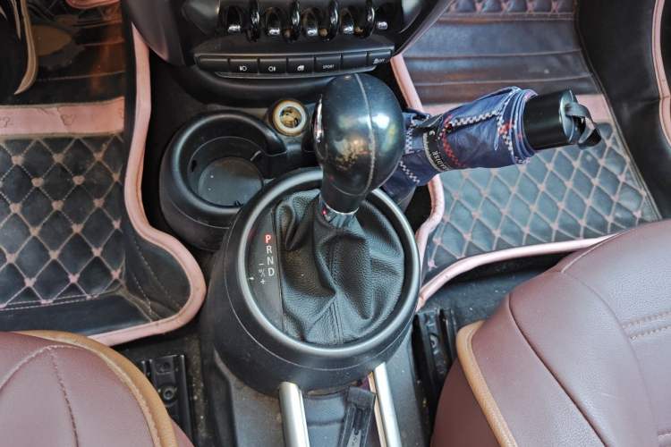 Used MINI Countryman 2011 1.6L COOPER Fun Gear Lever