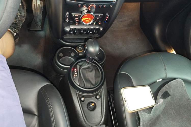 Used MINI Countryman 2011 1.6T COOPER S ALL4 5-seater model Gear Lever