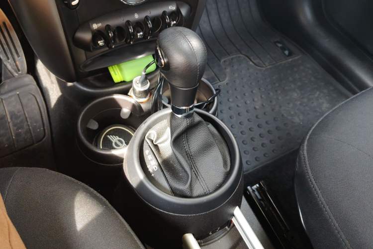 Used MINI Countryman 2011 1.6L ONE Gear Lever