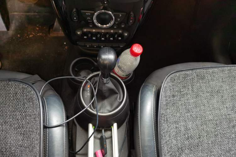 Used MINI Countryman 2011 1.6L COOPER Excitement Gear Lever