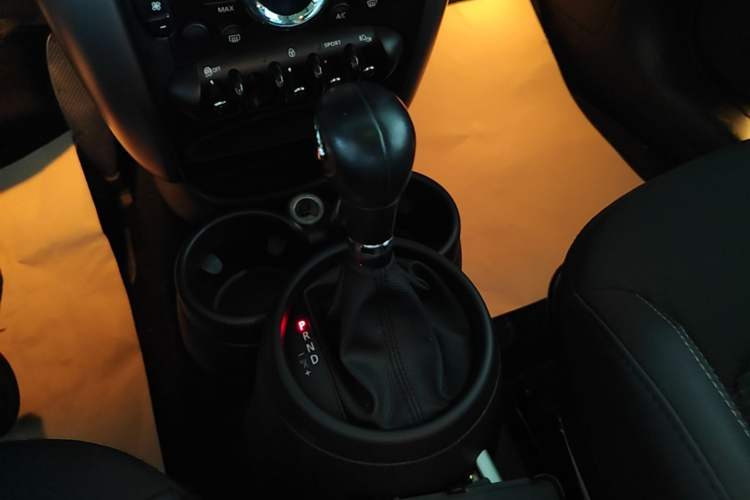 Used MINI Countryman 2011 1.6L COOPER Fun Gear Lever