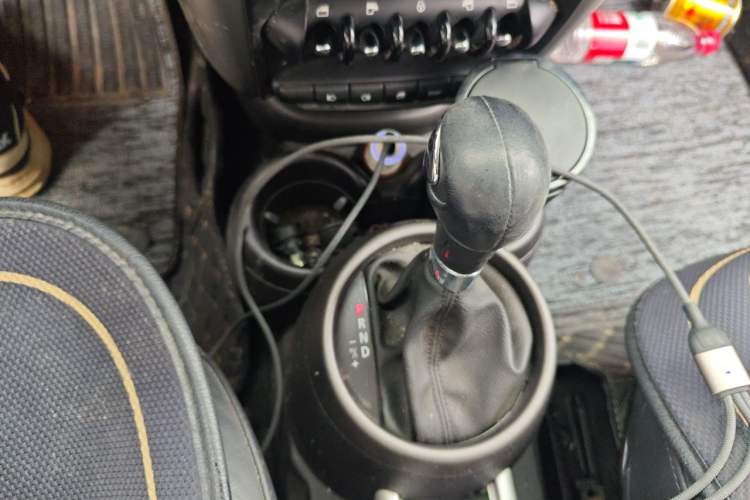Used MINI Countryman 2011 1.6L COOPER Excitement Gear Lever